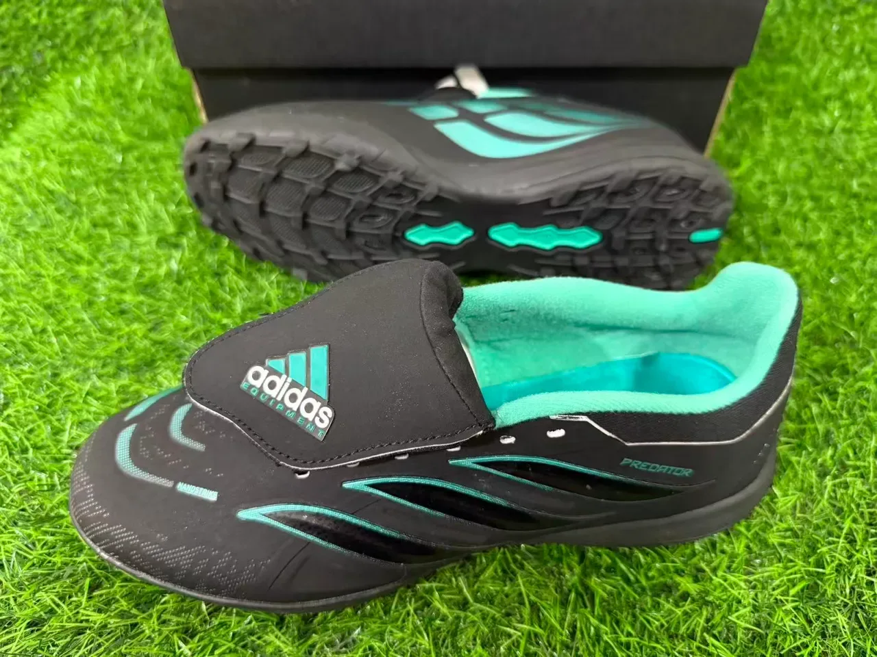 Adidas Predator Preto Verde Low-Cut Sintético Superior Studs Moldados Turf Sapatos de Futebol 7