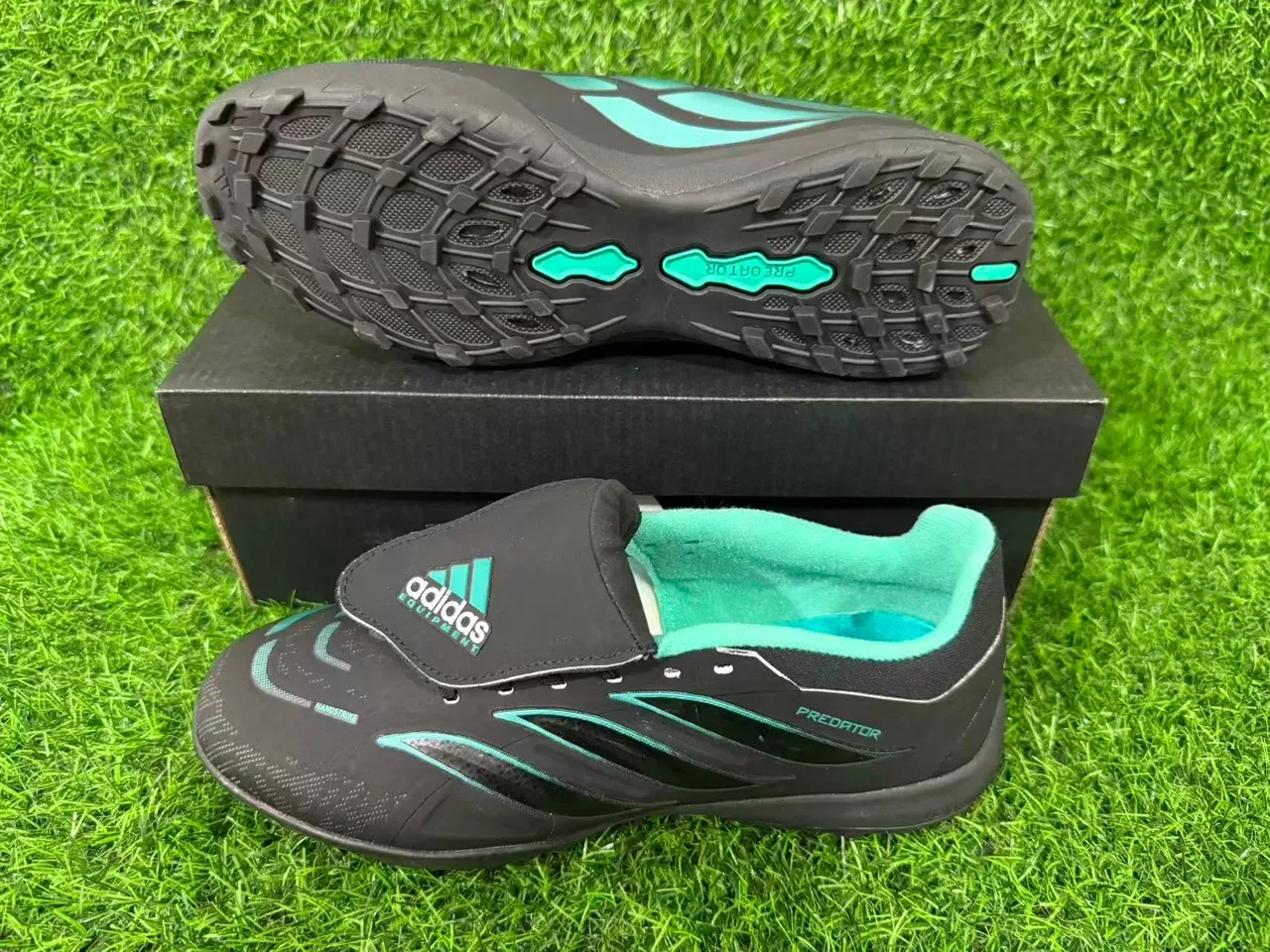 Adidas Predator Preto Verde Low-Cut Sintético Superior Studs Moldados Turf Sapatos de Futebol 8