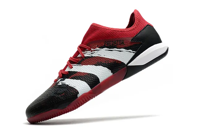 Adidas Predator أخضر أسود الجزء العلوي المثقب من التريكو قاعدة مطاطية أحذية كرة القدم الداخلية 18