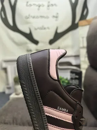 Adidas Samba भूरा और गुलाबी लाइफस्टाइल स्नीकर 3