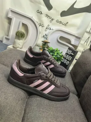 Adidas Samba भूरा और गुलाबी लाइफस्टाइल स्नीकर 9