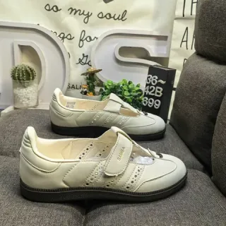 Adidas Samba क्रीम चमड़े की बिना लेस के लाइफस्टाइल स्नीकर