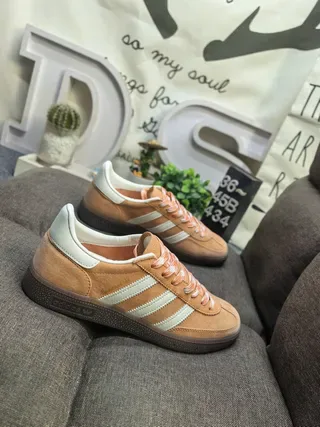 Adidas Samba OG Tan and Off-White Lifestyle Sneakers 9