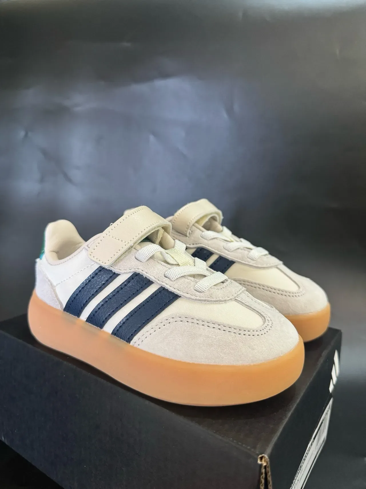 Adidas Samba White Red Suede Upper Three-Stripe Side Panel Lifestyle Sneakers 4