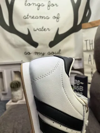 Adidas Samba Black and White Chaussures de Football Indoor 3