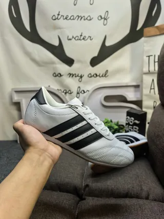 Adidas Samba Black and White Chaussures de Football Indoor 5