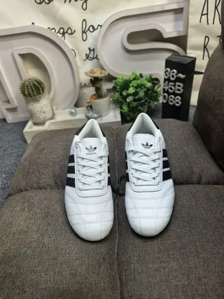 Adidas Samba Black and White Chaussures de Football Indoor 10