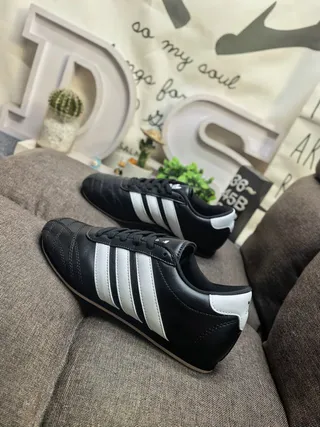 Adidas Samba Black and White Chaussures de Football Indoor 17
