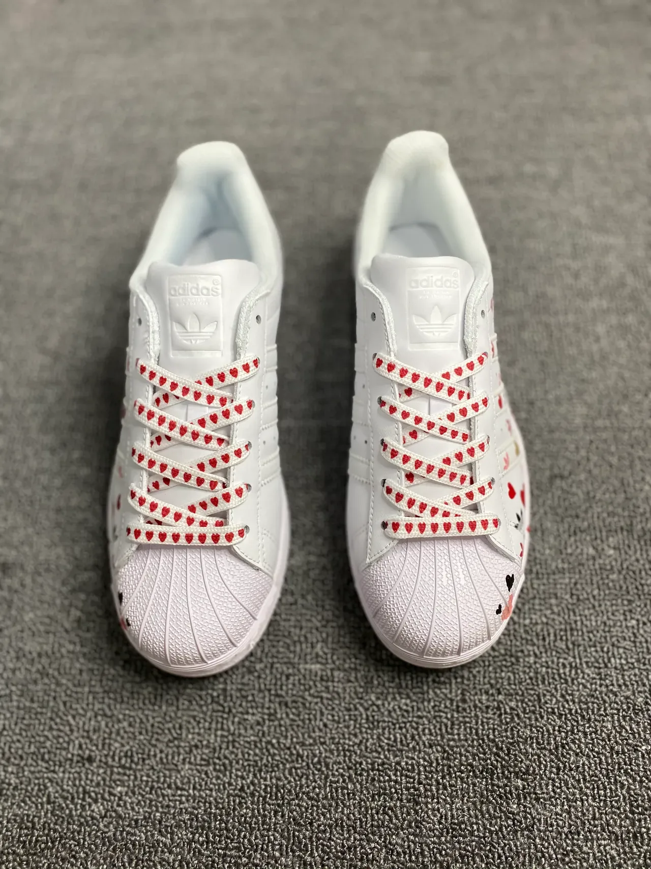 Adidas Superstar Heart Print White Lifestyle Sneakers 7