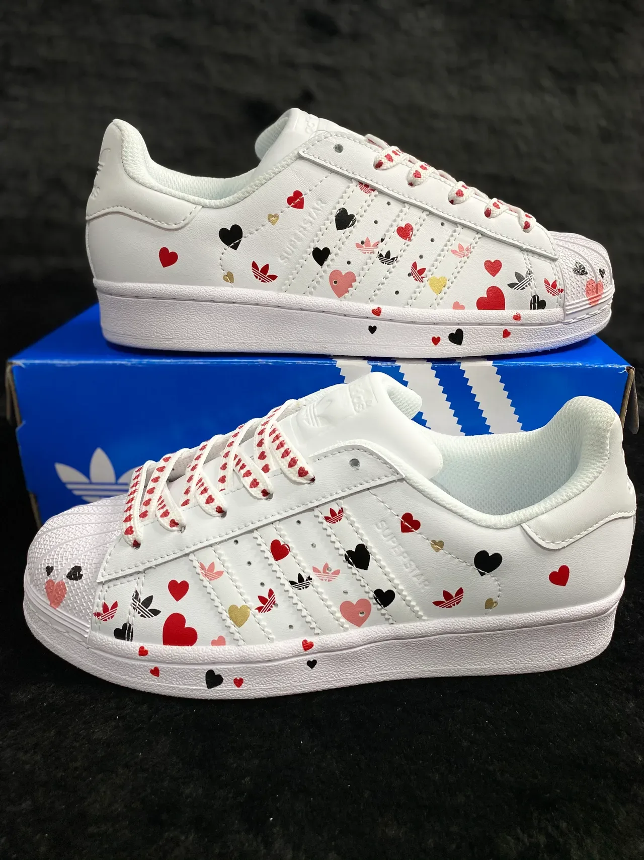 Adidas Superstar Heart Print White Lifestyle Sneakers 10