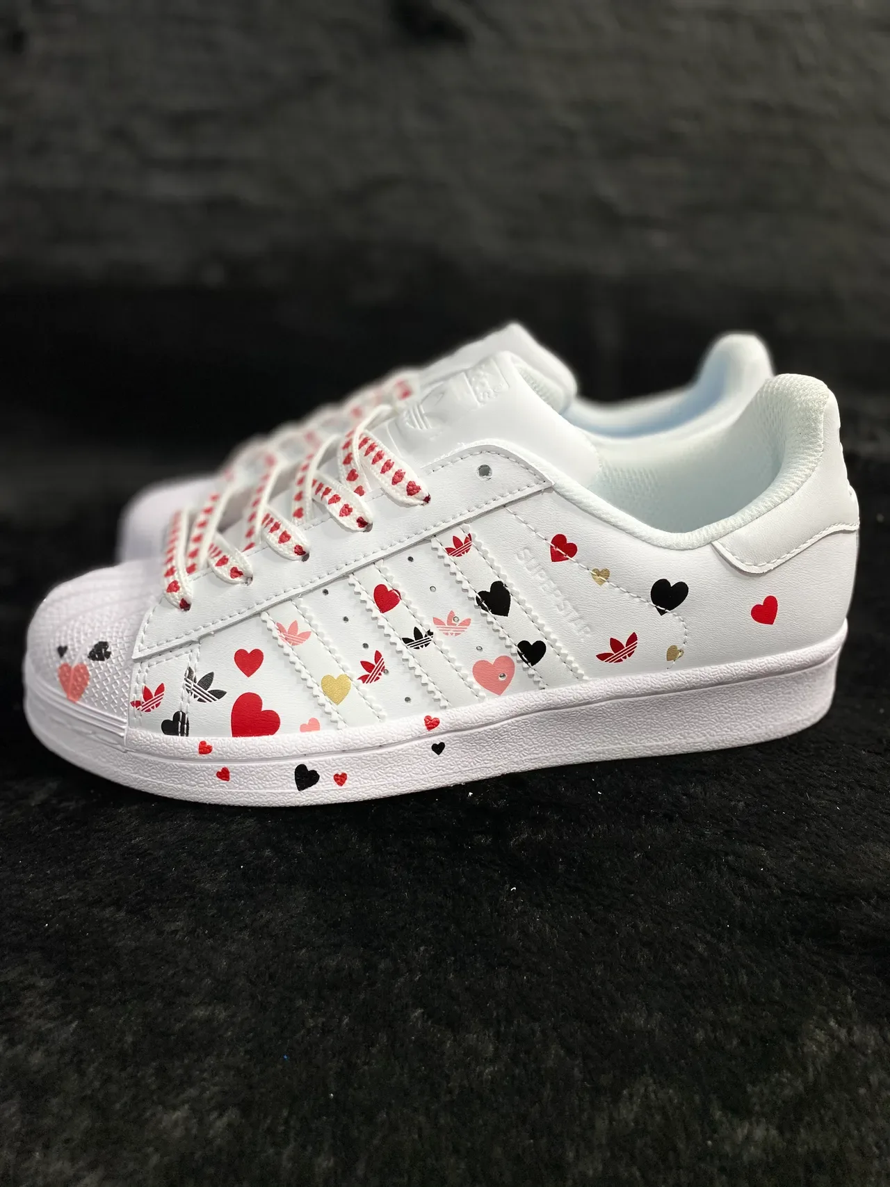 Adidas Superstar Heart Print White Lifestyle Sneakers 13