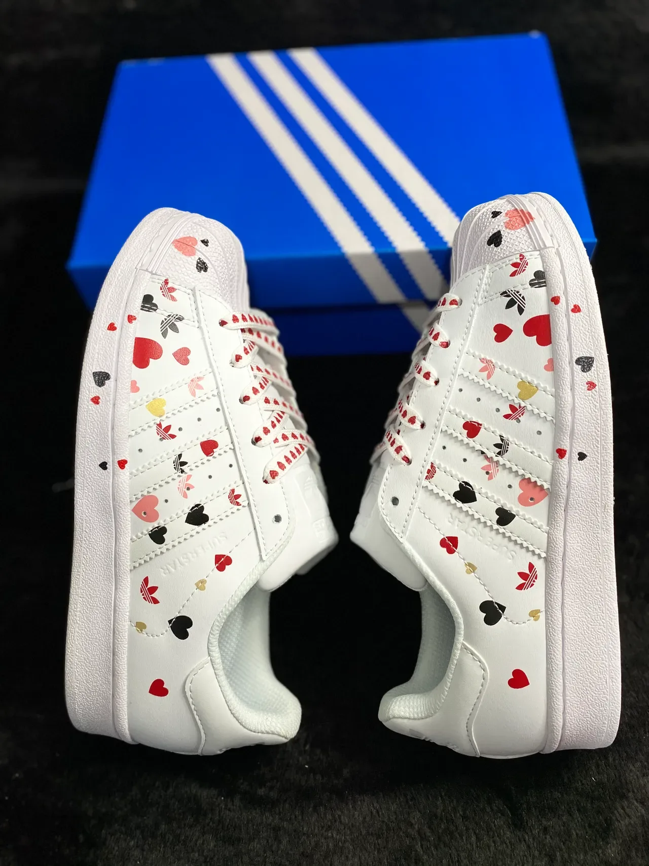 Adidas Superstar Heart Print White Lifestyle Sneakers 16