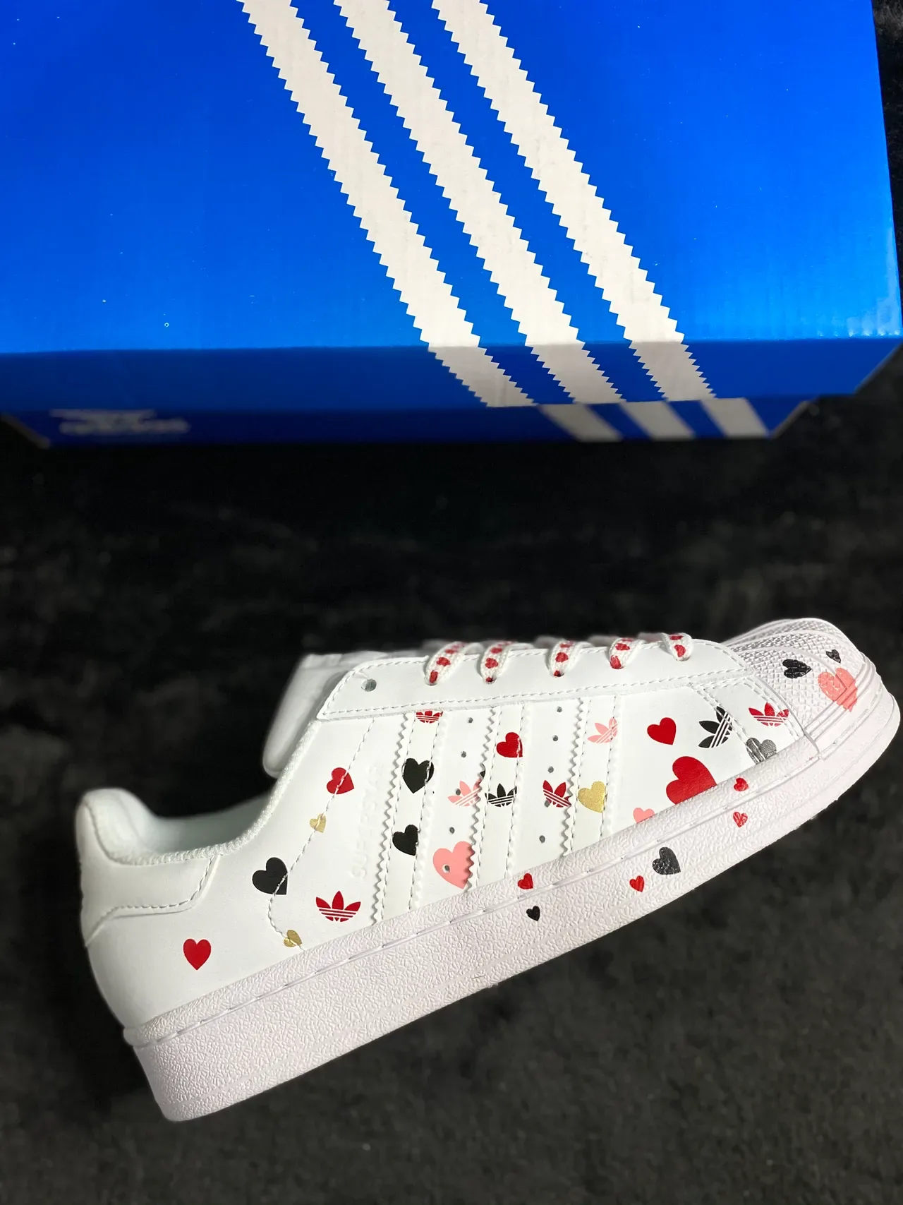 Adidas Superstar Heart Print White Lifestyle Sneakers 17