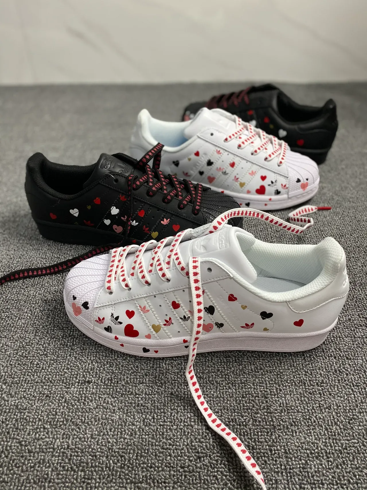 Adidas Superstar Heart Print White Lifestyle Sneakers 20