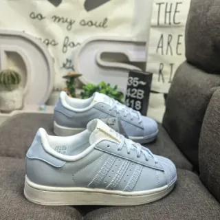 Adidas Superstar हल्का नीला लाइफस्टाइल स्नीकर
