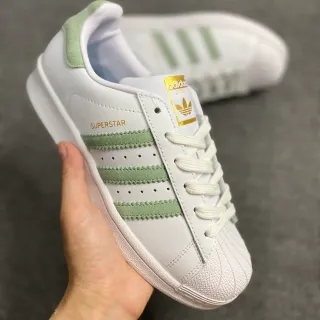 Adidas Superstar सफेद और मिंट ग्रीन लाइफस्टाइल स्नीकर