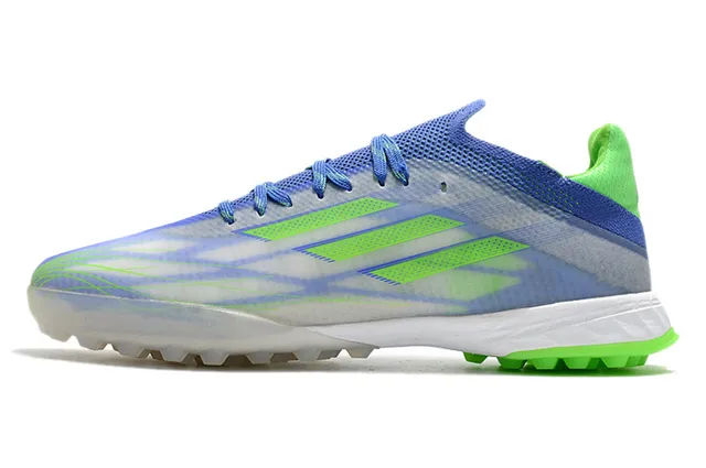 Adidas Chaussures de football avec upper en knit vert transparent bas lacets asymétriques herbe artificielle 7