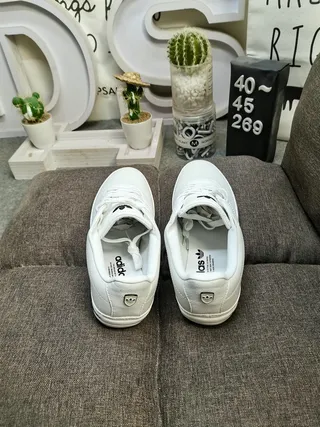 Adidas White Black Low-Top Leather Upper Lifestyle Sneakers 8