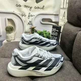 Adidas सफेद काला क्यूल्टेड मिडसोल पर्फोरेटेड मेश अपर लाइफस्टाइल स्नीकर