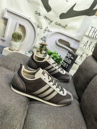 Adidas White Gray Low-Top Three-Stripe Side Panel Lifestyle Sneakers 9