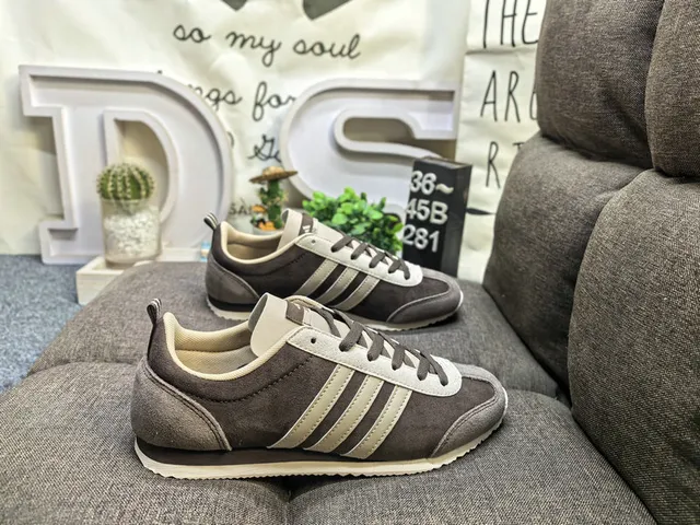 Adidas White Gray Low-Top Three-Stripe Side Panel Lifestyle Sneakers 11