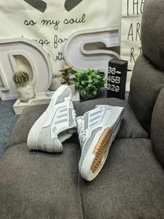 Adidas White Green Low-Top Padded Collar Lifestyle Sneakers 16
