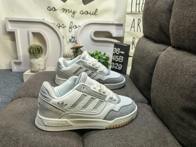 Adidas White Green Low-Top Padded Collar Lifestyle Sneakers 21