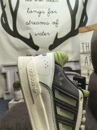 Adidas White Green Low-Top Padded Collar Lifestyle Sneakers 23