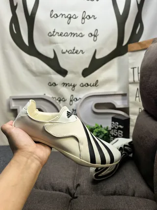 Adidas White Green Slip-On Elastic Strap Closure Casual Shoes 5