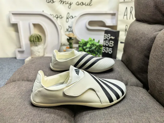 Adidas White Green Slip-On Elastic Strap Closure Casual Shoes 11