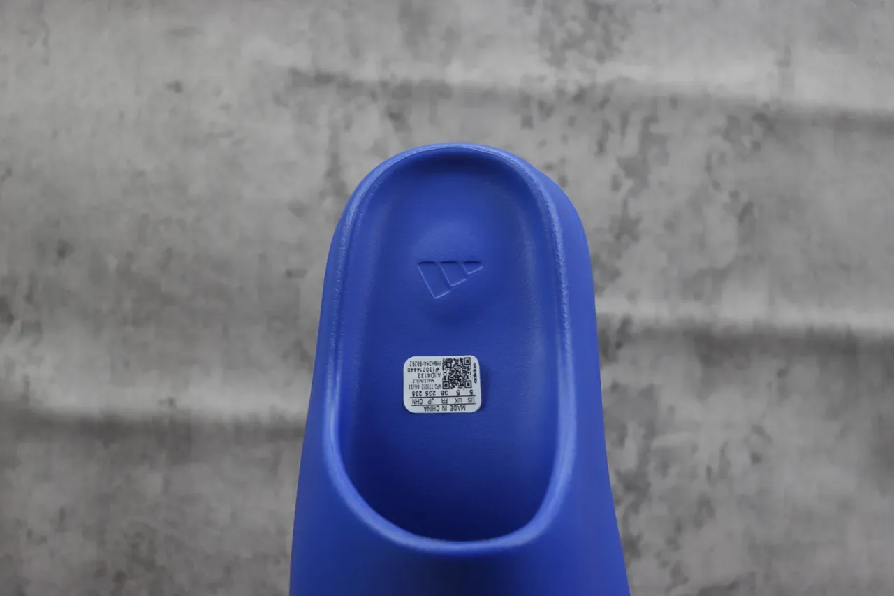 Adidas Yeezy Slide Blue Molded Slipper 3