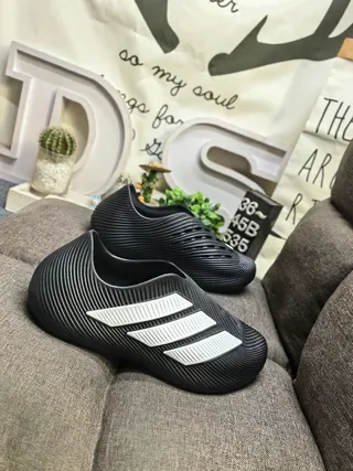 Adidas Yeezy Slide Pink Black Slip-On Ribbed Monoblock Sole Lifestyle Sneakers 9