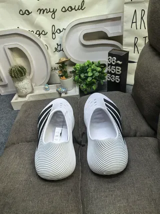 Adidas Yeezy Slide Pink Black Slip-On Ribbed Monoblock Sole Lifestyle Sneakers 18