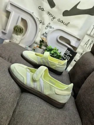 Adidas أصفر بني بدون أربطة ماري جين سيليويت سويد الجزء العلوي أسلوب حياة سنيكرز 7