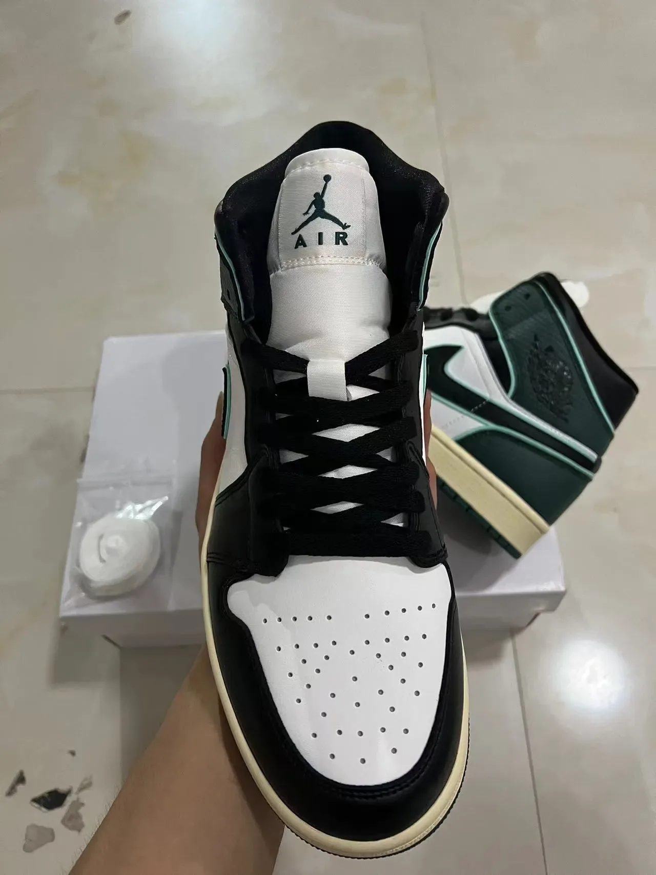 Air Jordan 1 Vert Blanc Hautes À Panneaux De Cuir Chaussures De Basket 3