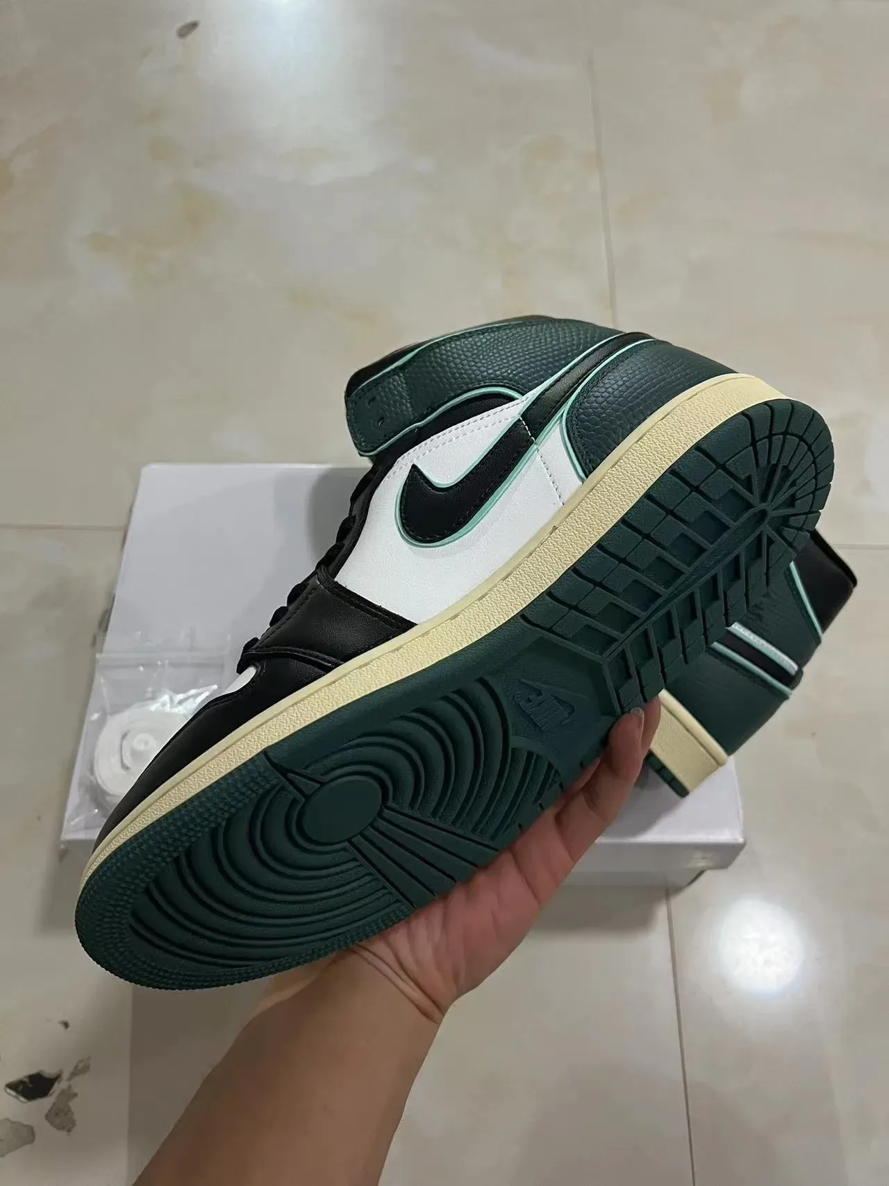 Air Jordan 1 Vert Blanc Hautes À Panneaux De Cuir Chaussures De Basket 6