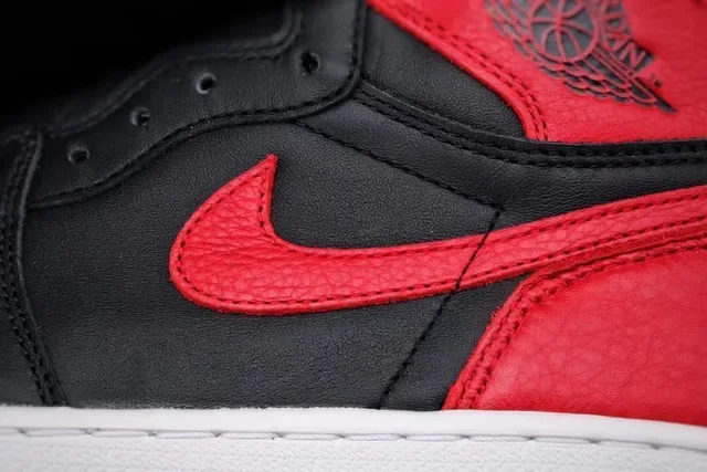 Air Jordan 1 High Noir Rouge Blanc Chaussures de Basketball 5