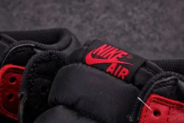 Air Jordan 1 High Noir Rouge Blanc Chaussures de Basketball 6