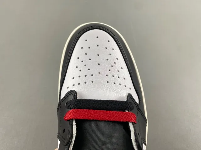 Air Jordan 1 High Red Black White Basketball Shoes 4