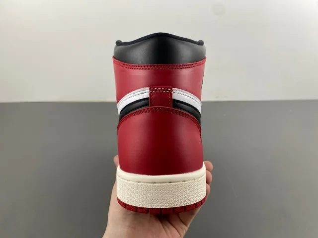 Air Jordan 1 High Red Black White Basketball Shoes 5