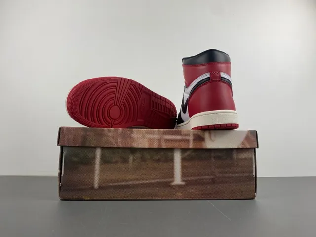 Air Jordan 1 High Red Black White Basketball Shoes 16