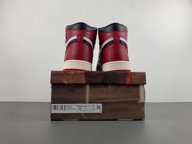 Air Jordan 1 High Red Black White Basketball Shoes 17