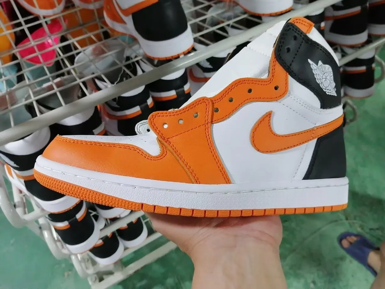 Air Jordan 1 High White Orange Black Basketball Shoes 2