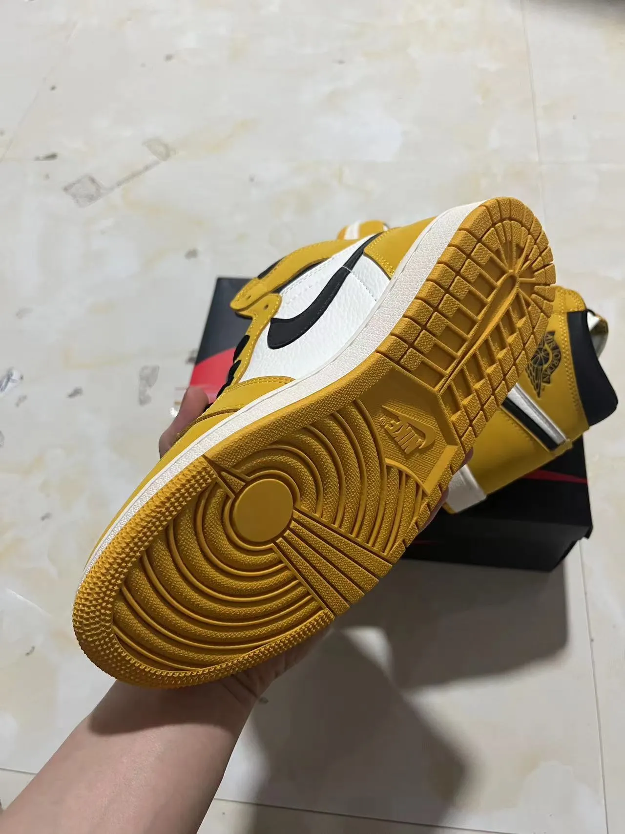 Air Jordan 1 High Yellow White Black Basketball Shoes 6