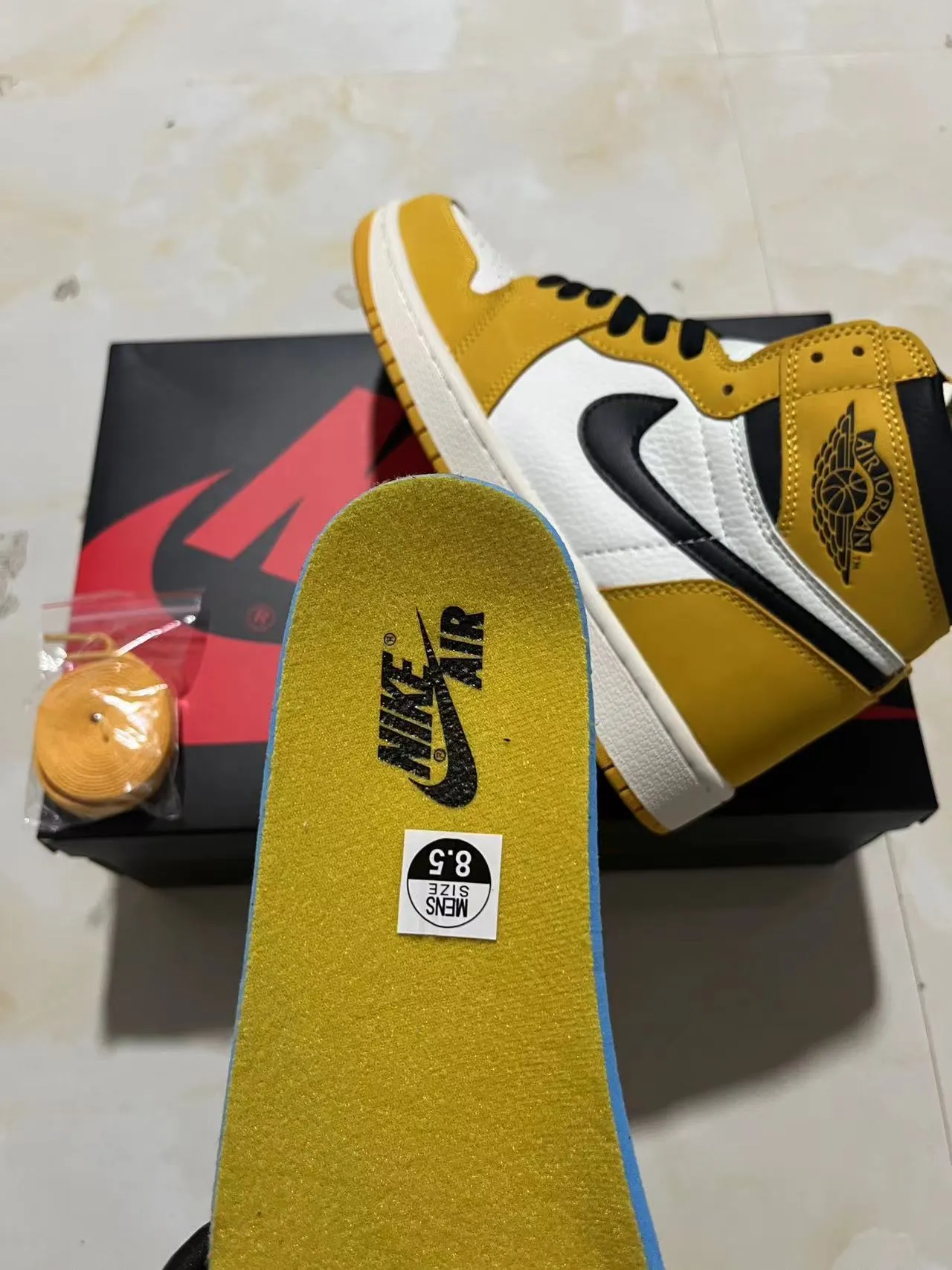 Air Jordan 1 High Yellow White Black Basketball Shoes 9