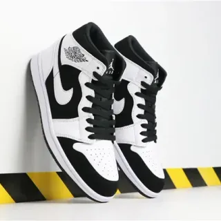 Air Jordan 1 Mid 黑白篮球鞋