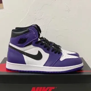 Air Jordan 1 紫色和白色高帮篮球鞋