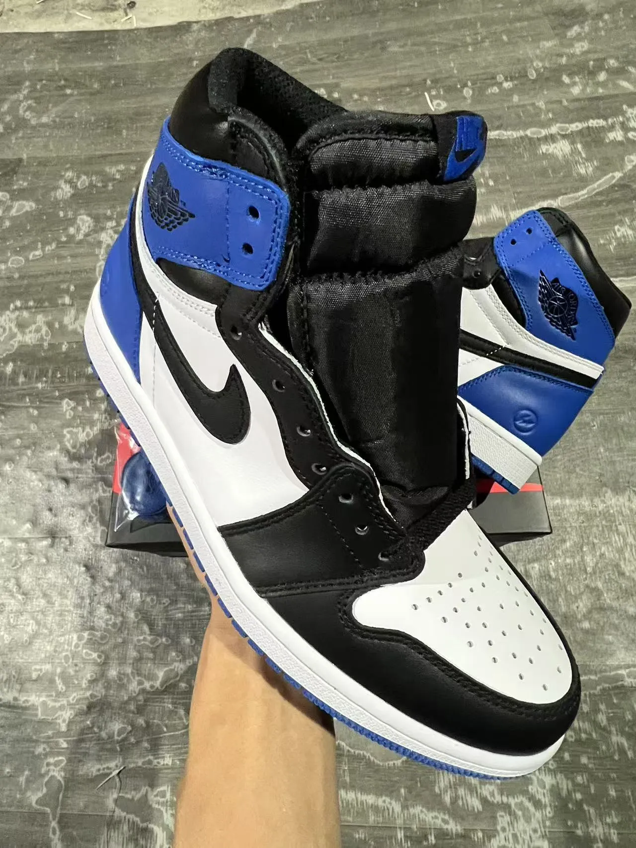 Air Jordan 1 Royal Blue White Black Basketball Shoes 2