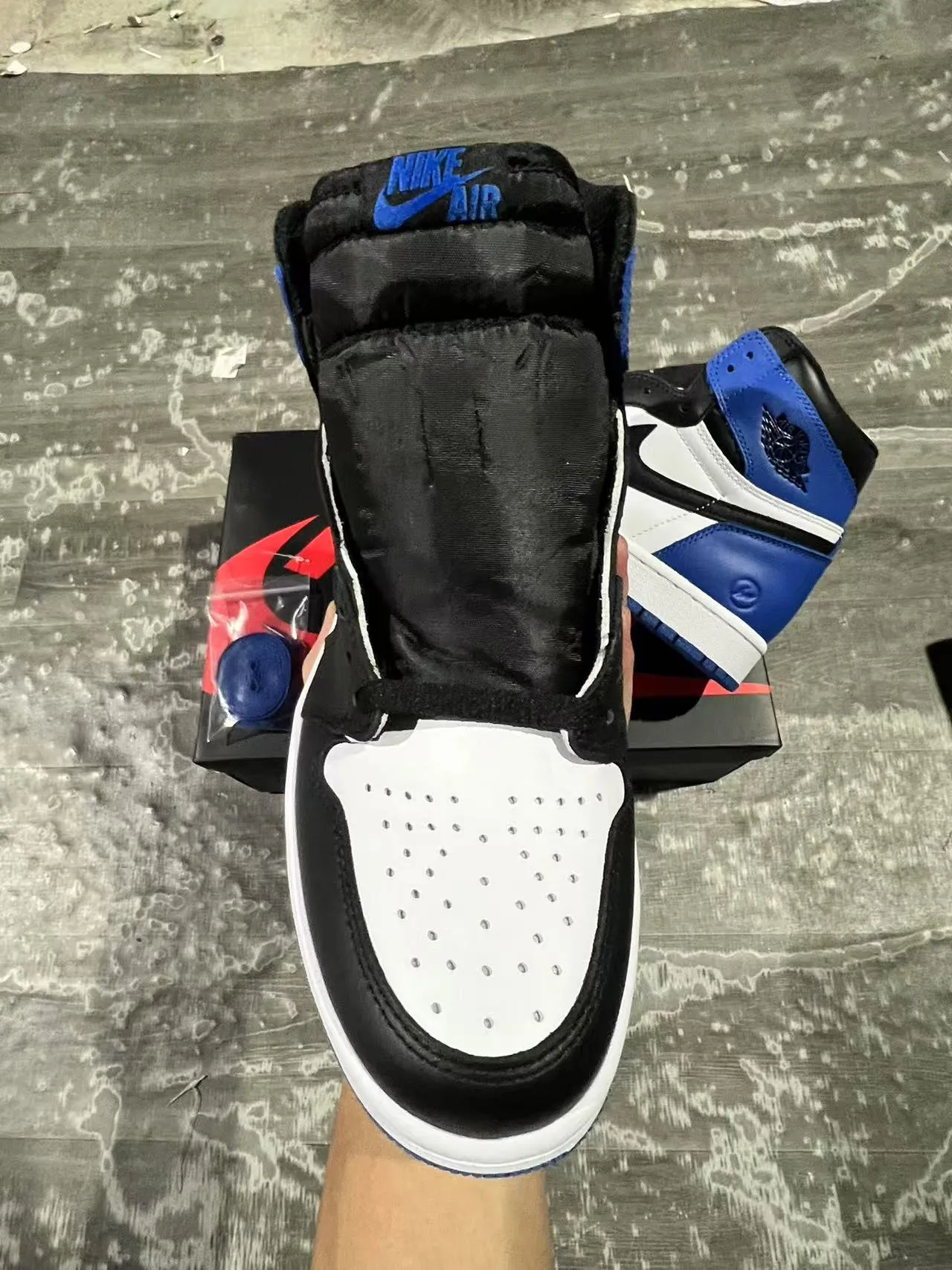 Air Jordan 1 Royal Blue White Black Basketball Shoes 3