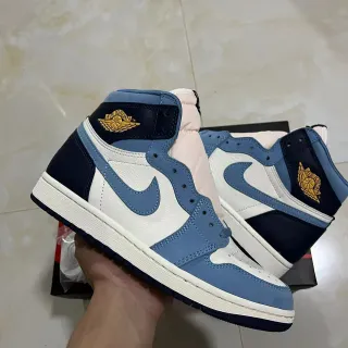 Air Jordan 1 White Blue High-Top Leather-Suede Mix Basketball Shoes